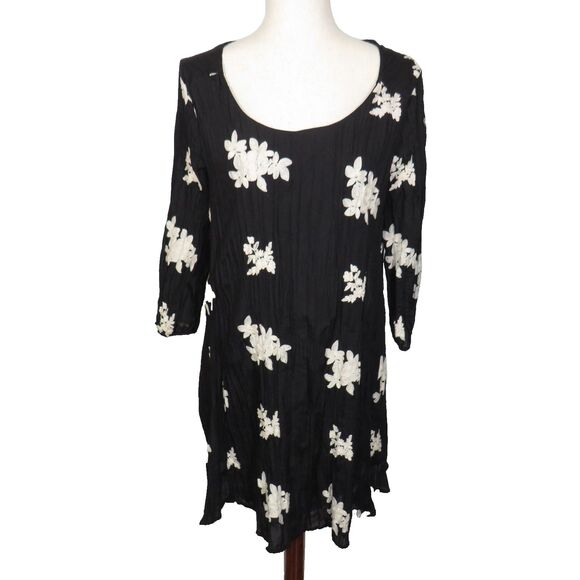 Indication Black Floral Embroidered Crinkle Fabric Dress Size Small - Picture 6 of 8